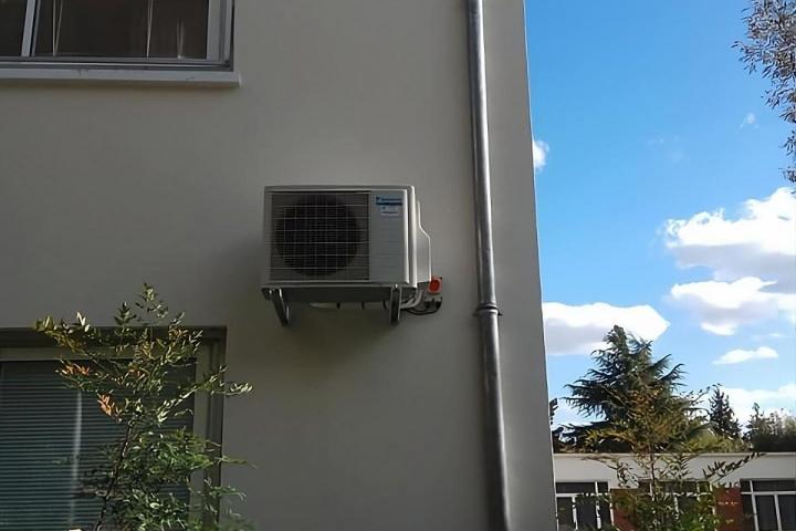 Installation de différents modèles de climatisations